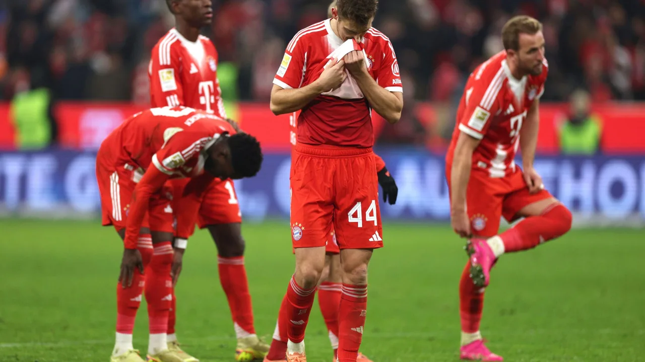 بعد صدام كومباني.. أندية البريميرليج الثلاثة تطارد نجم بايرن المتمرد